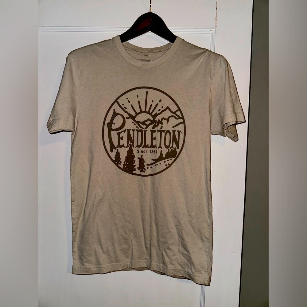 Men’s small Pendleton t-shirt
